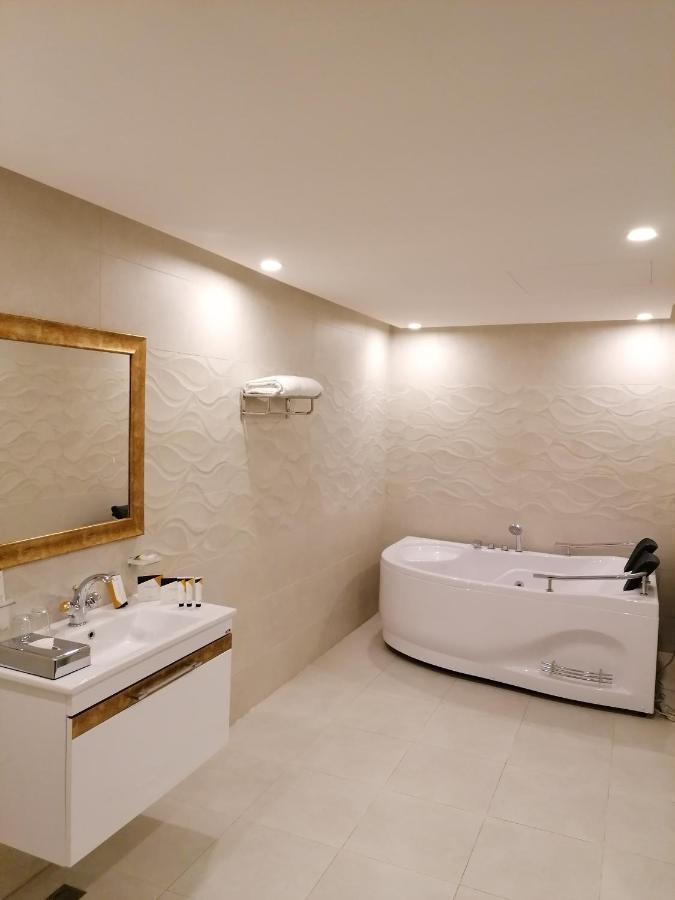 Al Maali Hotel Jazan Luaran gambar
